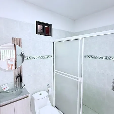 Confortable A 5 Minutos Del Aeropuerto Apartamento *